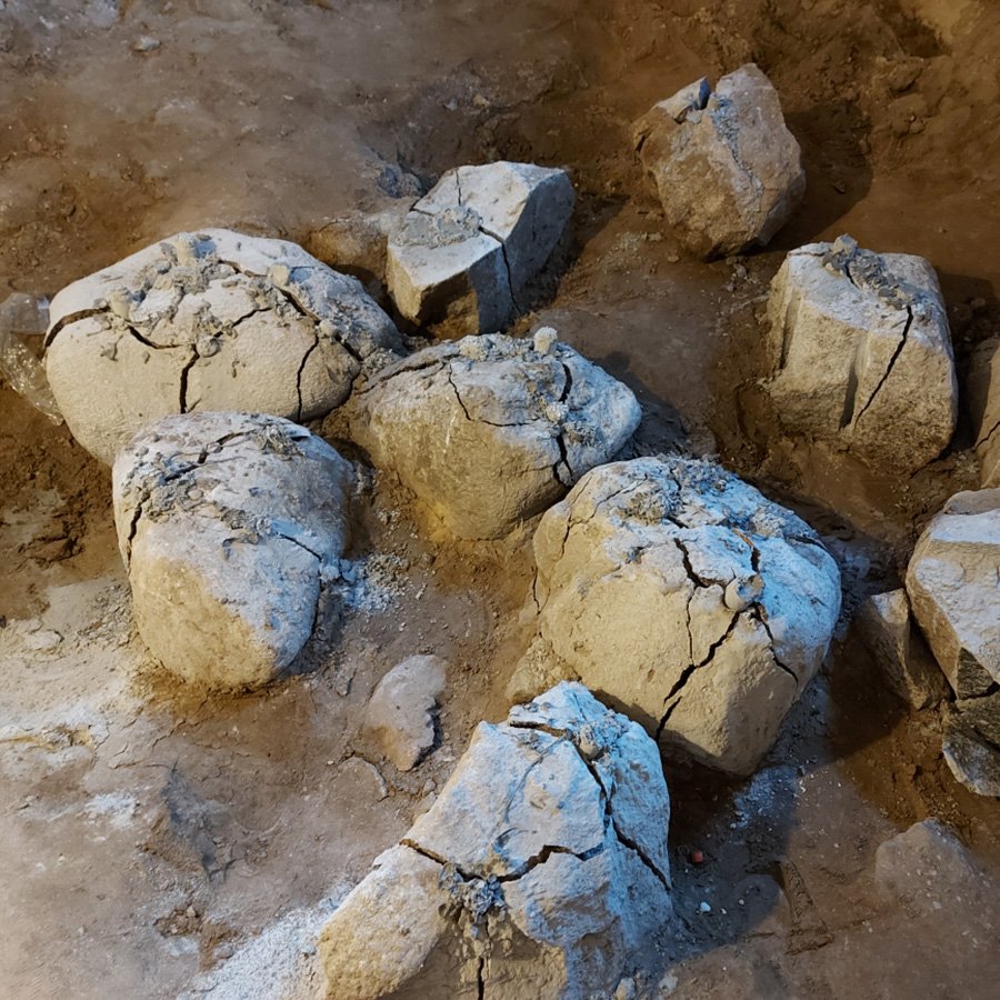 Natural stone blocks broken up precisely in an underground area