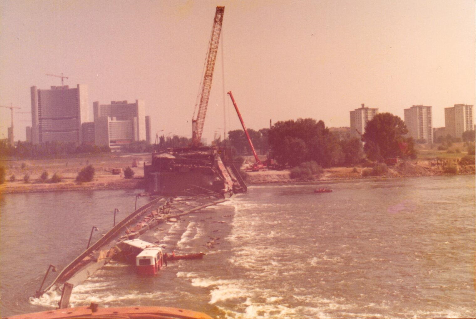 Collapse of the Reichsbrücke bridge on 1 August 1976